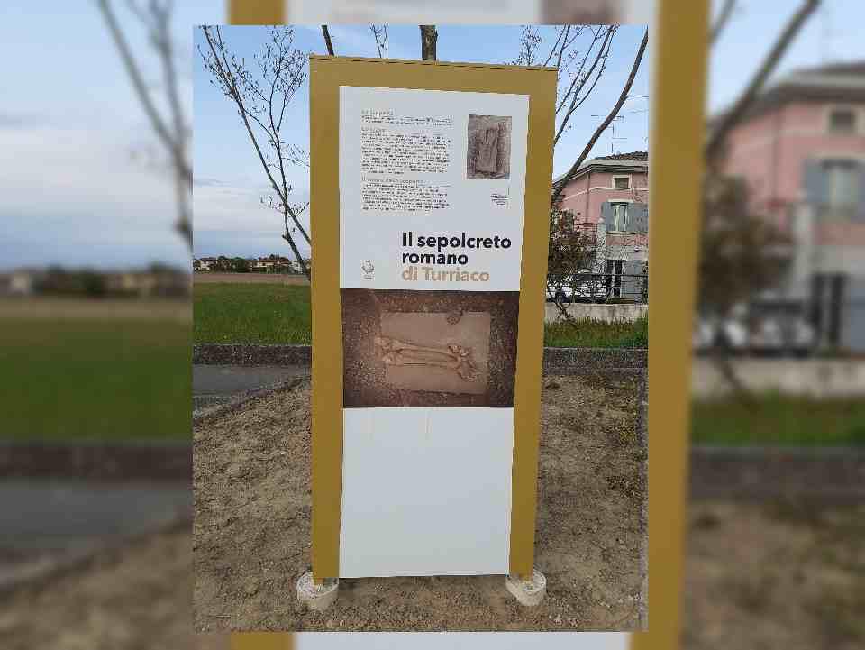 Immagine per Arriva a Turriaco un nuovo pannello informativo: racconterà la storia del Sepolcreto Romano